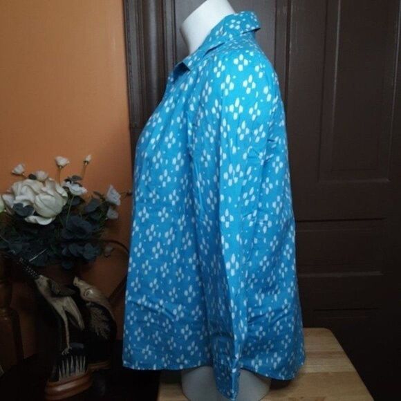 Roaman's Button Down Blue Top Shirt Plus size 1X - Picture 3 of 11